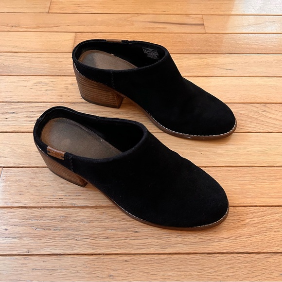 TOMS Leila Mules Black Suede Slip On Stacked
Block Heel Shoes Womens Size 7.5 - Picture 9 of 10